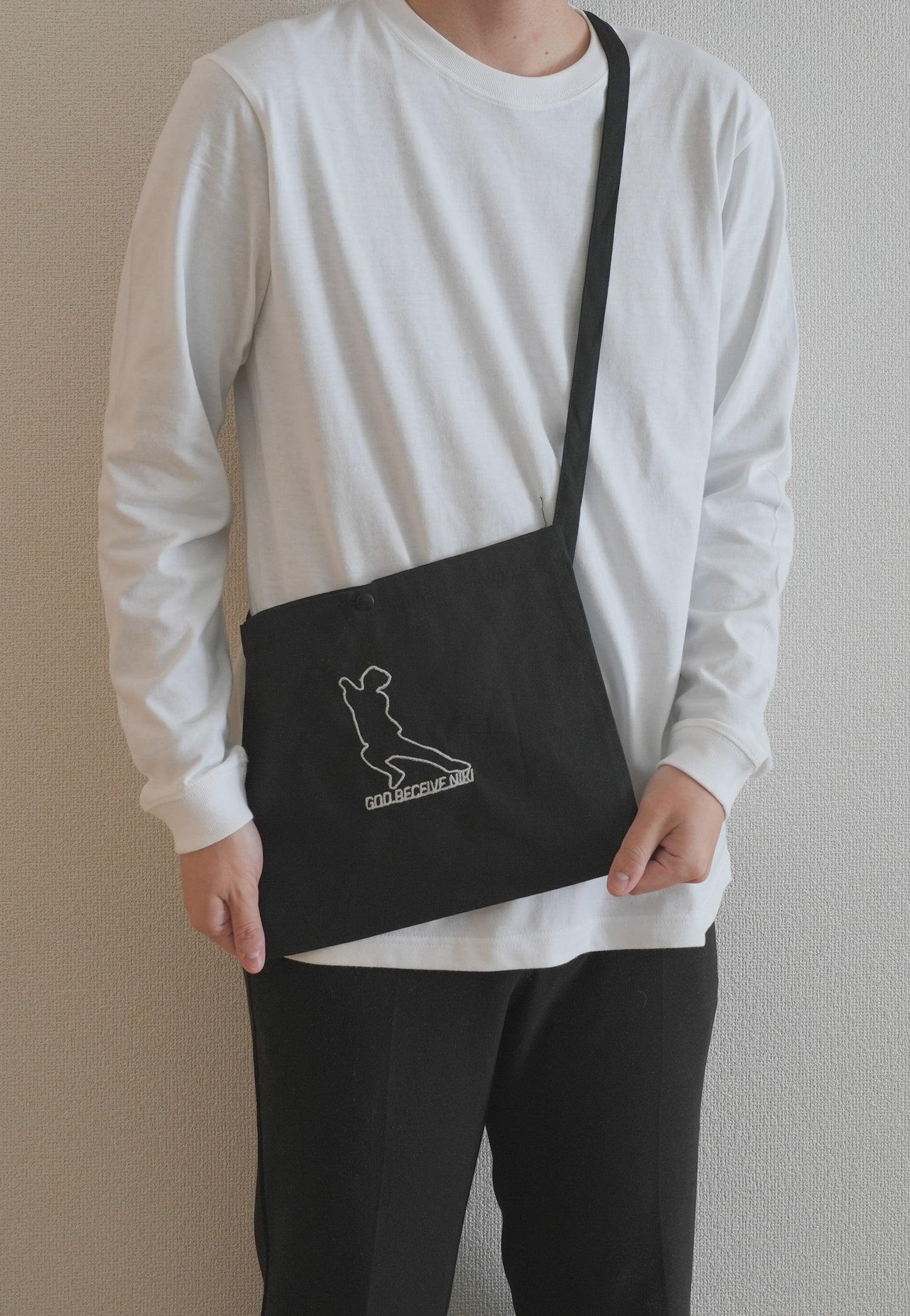 神レシーブニキ刺繍サコッシュ